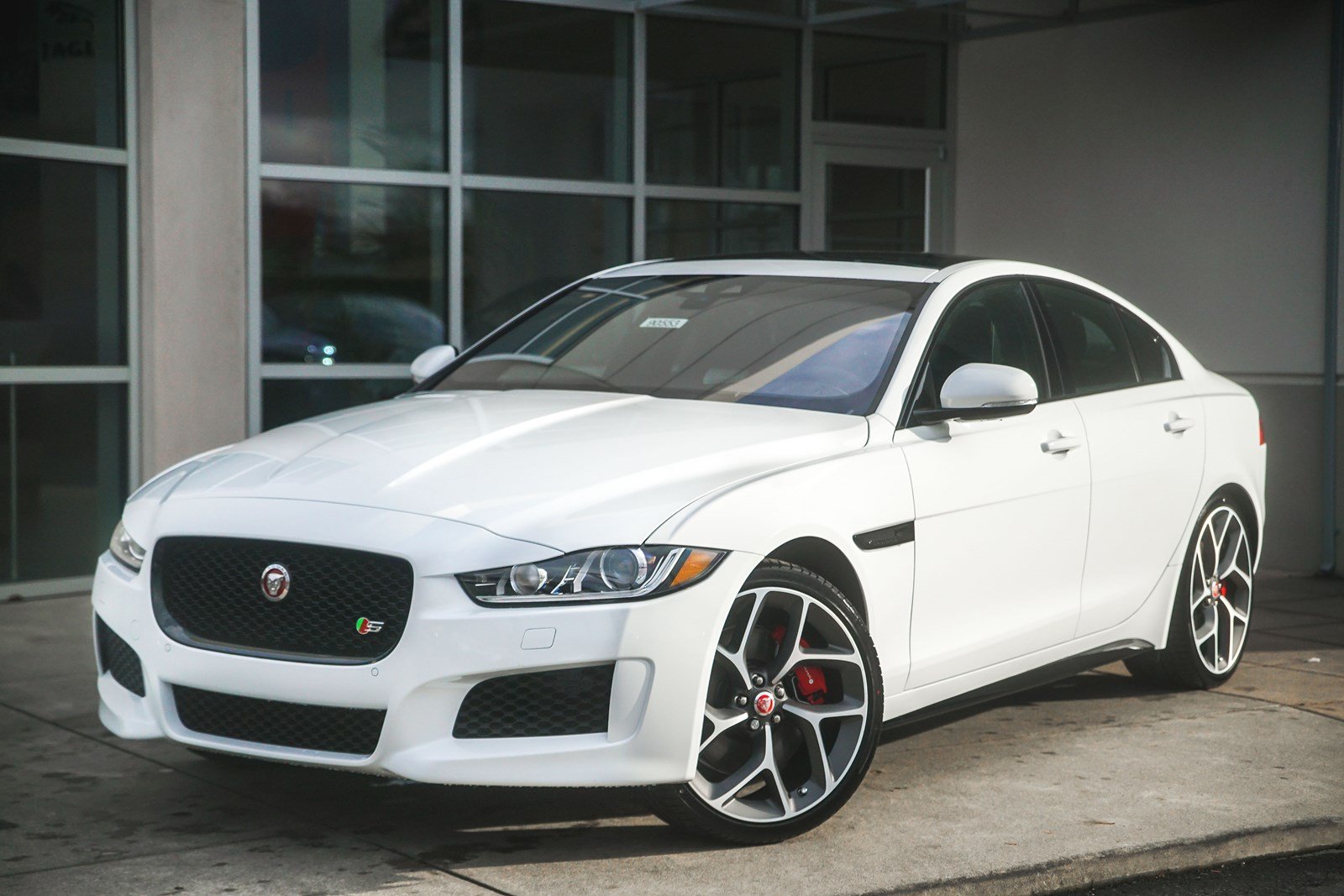 Jaguar xe s 2019