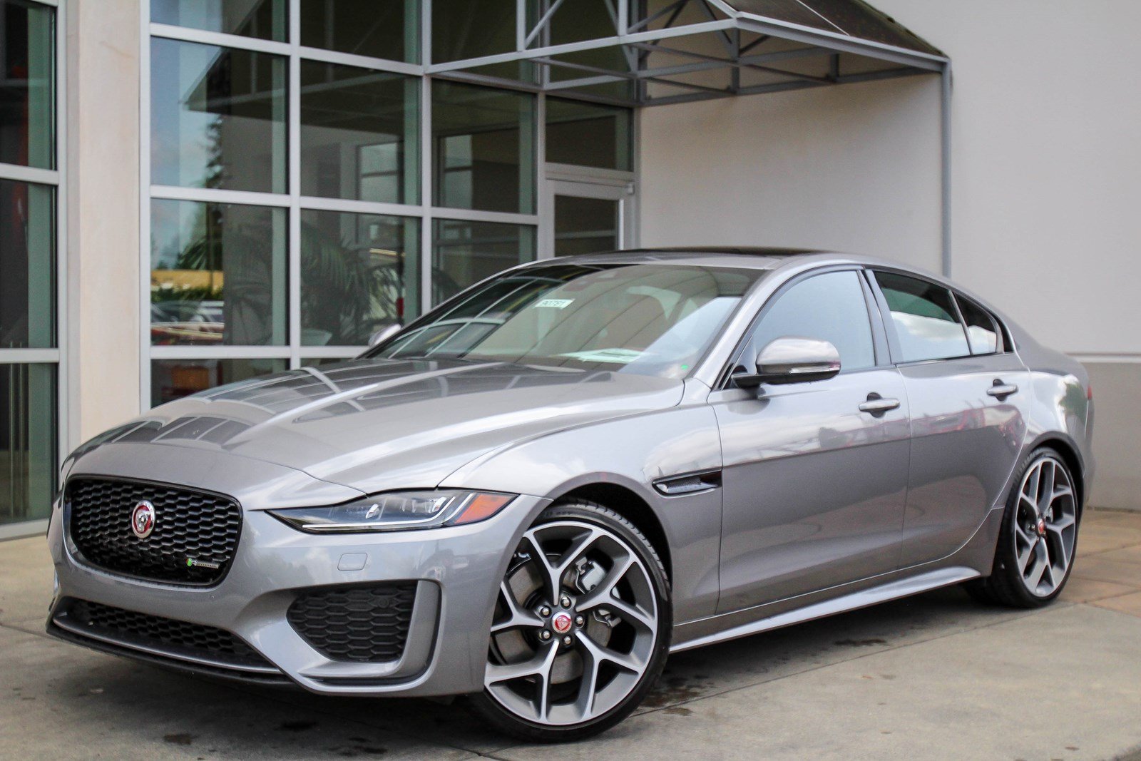 New 2020 Jaguar XE R-Dynamic S 4dr Car in Bellevue #90781 | Jaguar Bellevue