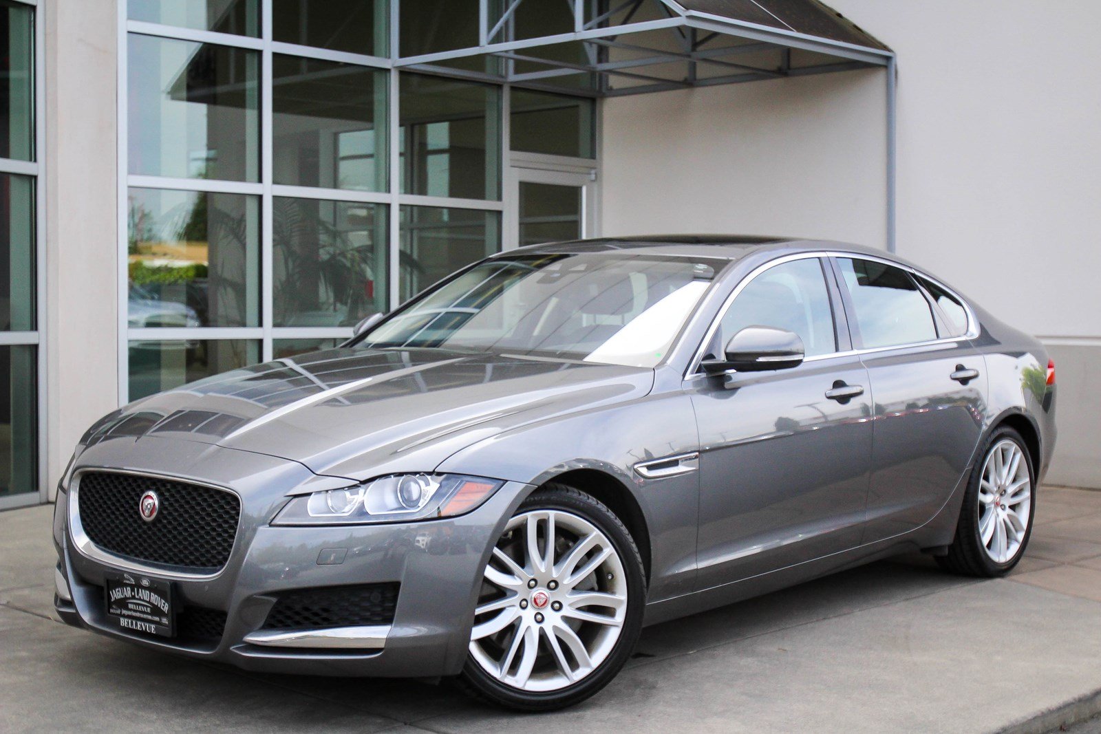 Certified Pre-Owned 2016 Jaguar XF 35t Prestige 4dr Car in Bellevue