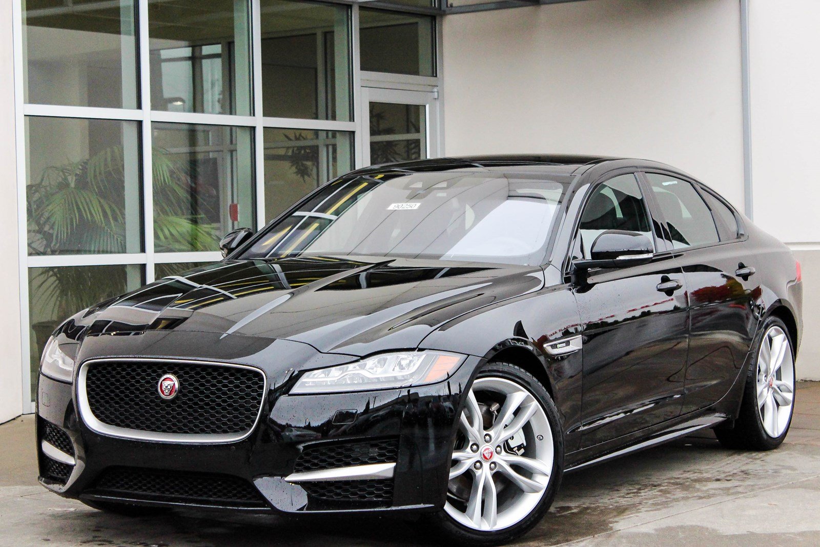 New 2018 Jaguar XF 35t R-Sport 4dr Car in Bellevue #90250 | Jaguar Bellevue